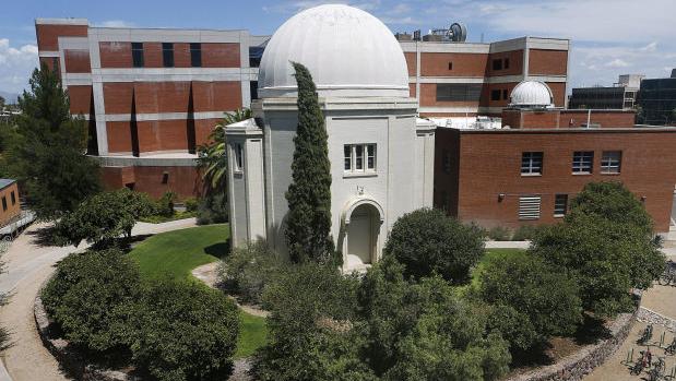 UA's Steward Observatory holds evening lecture event in Spanish